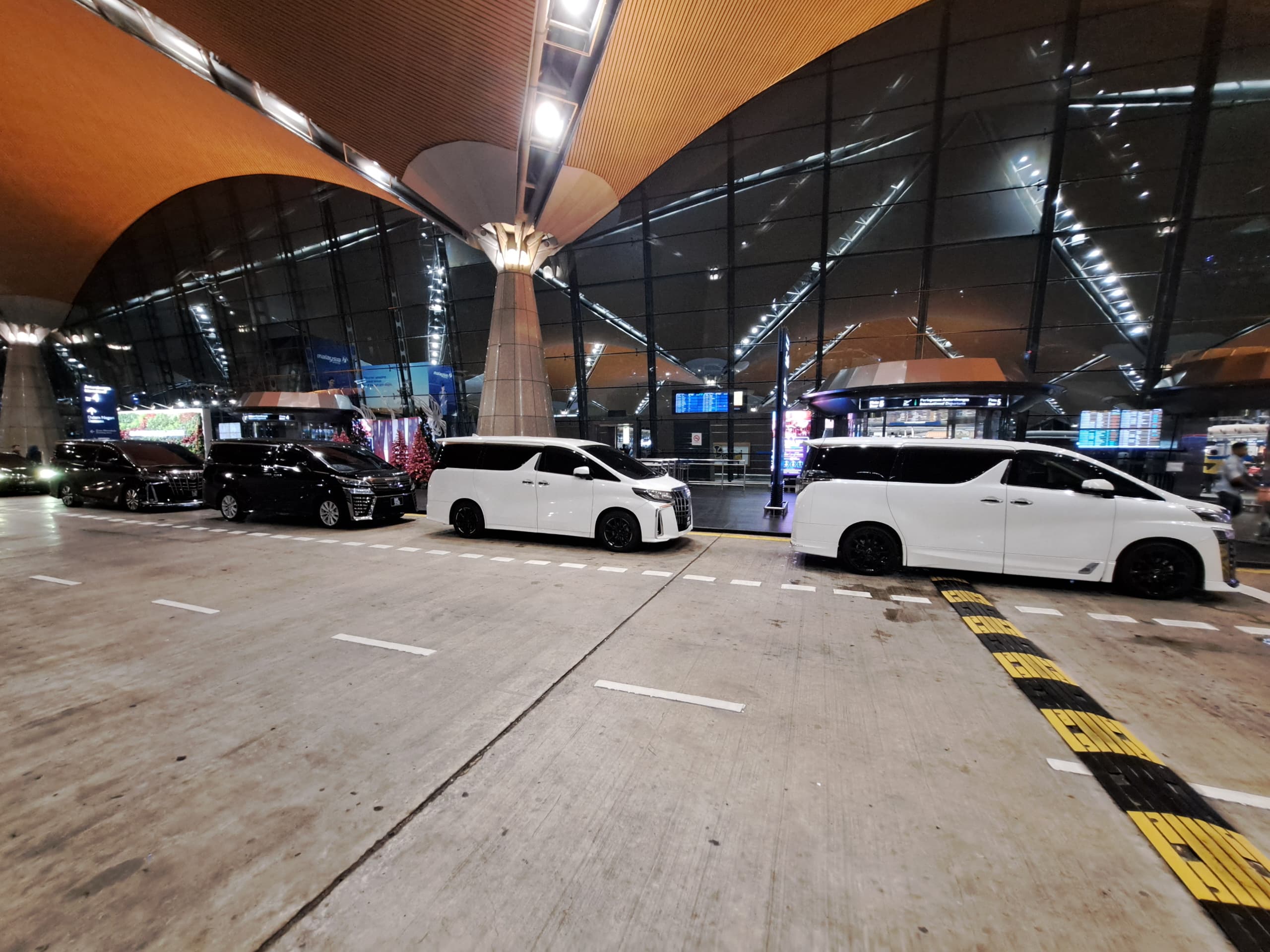 Home 4 Airport transfer