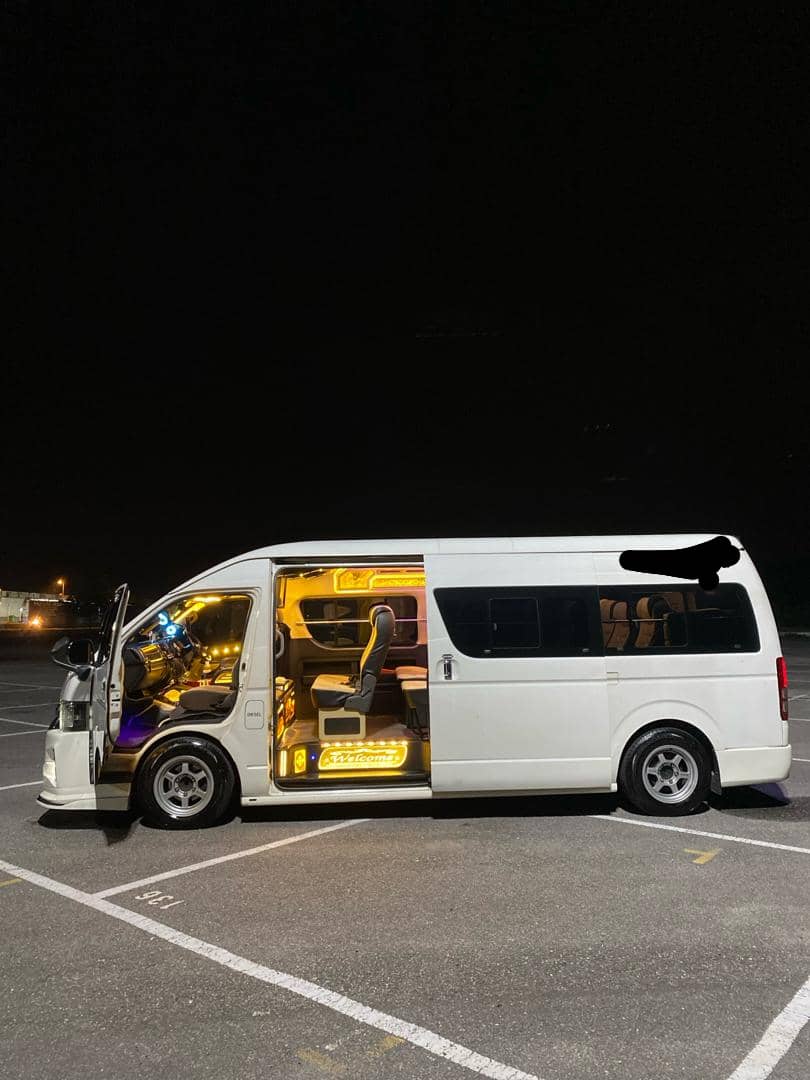 Home 25 Super vvip van