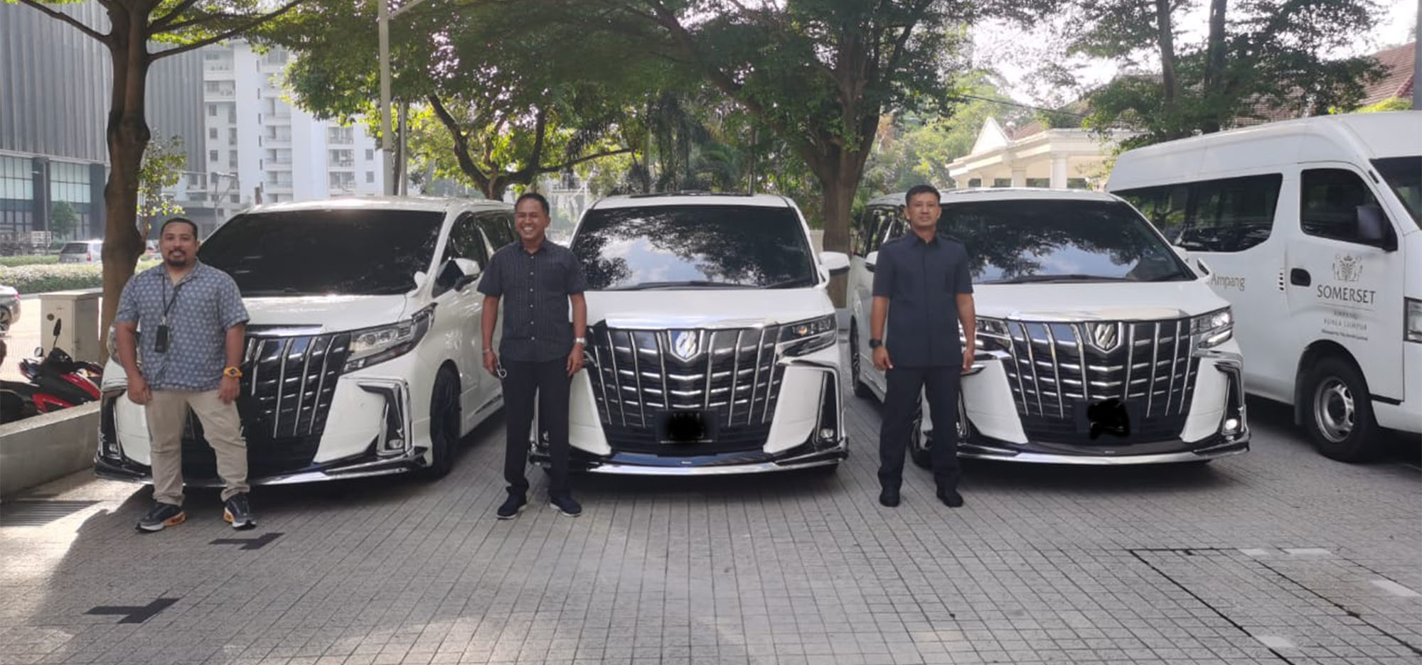 Home 44 Chauffeur-driver