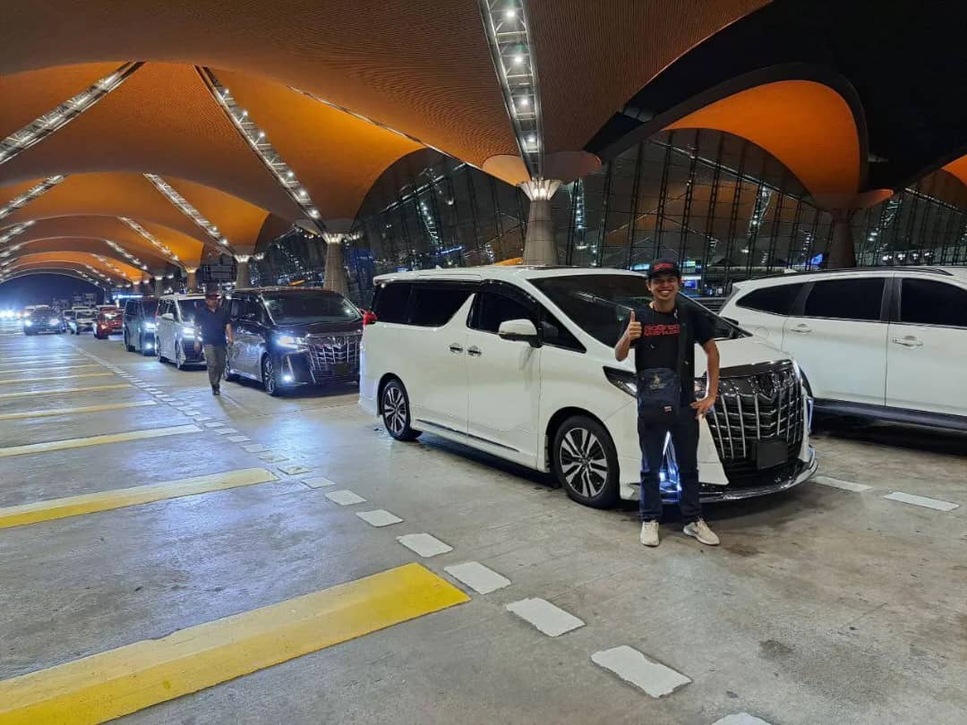 Home 41 Chauffeur service